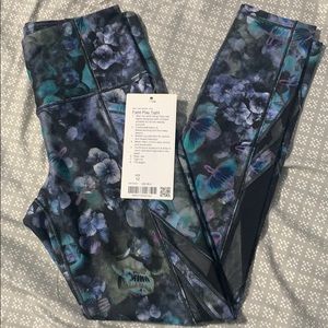 Lululemon girls Field Play Tight leggings size 12.